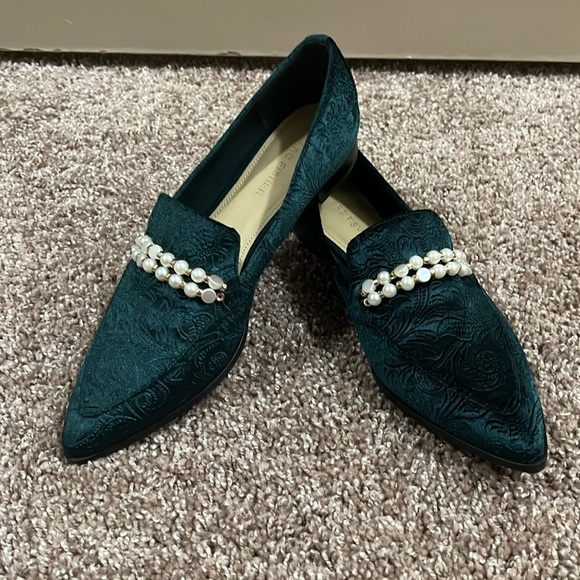 Marc Fisher Kneel 2 Velvet Pearl Loafers Size 8M - Picture 5 of 5